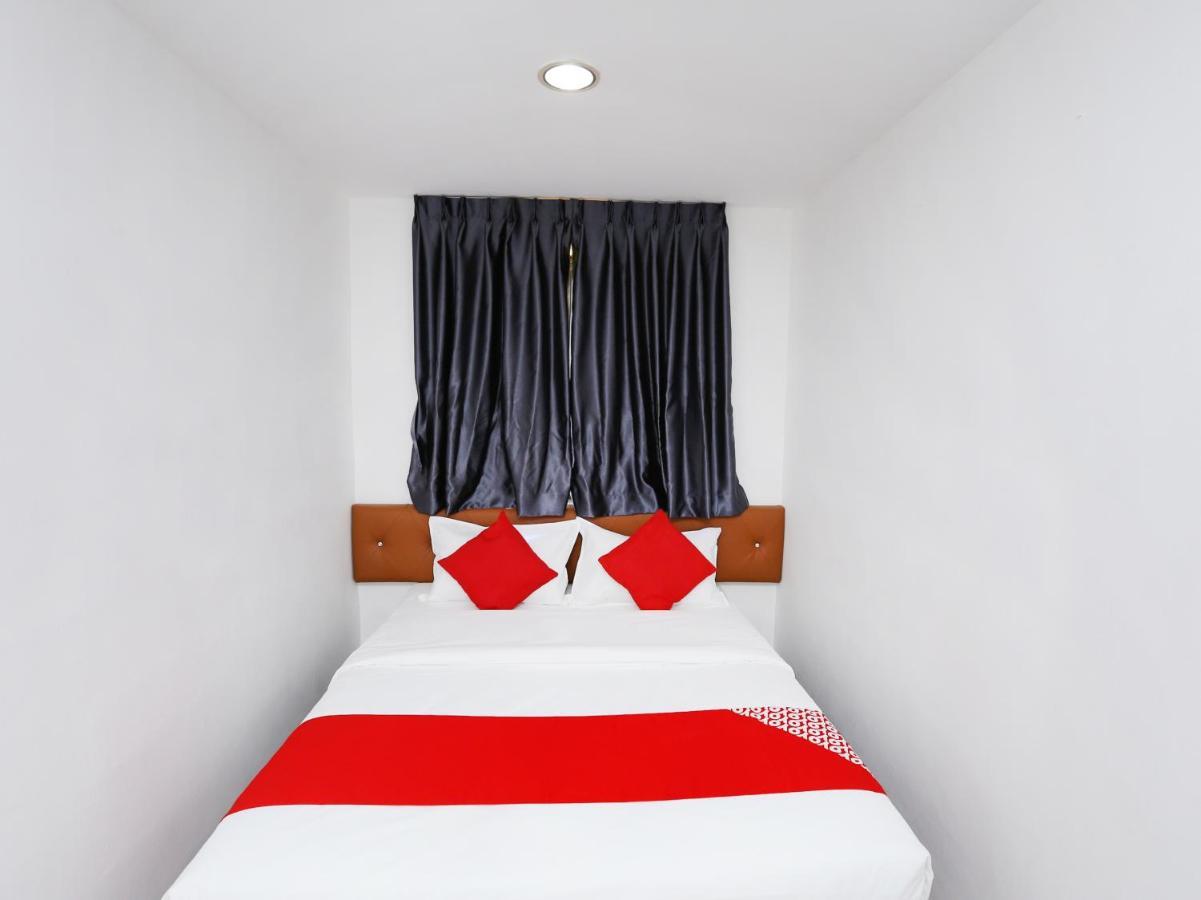 Oyo 89672 Eg Hotel Jj Джохор-Бару Экстерьер фото